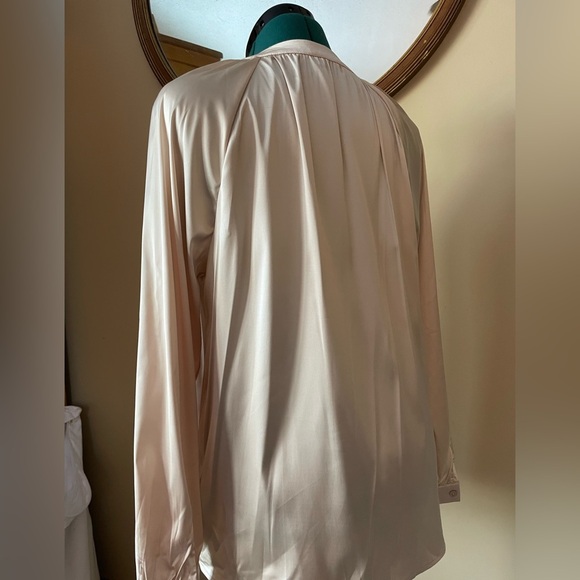 Luxe by Lularoe Celeste satin blouse in champagne size medium - Picture 5 of 8